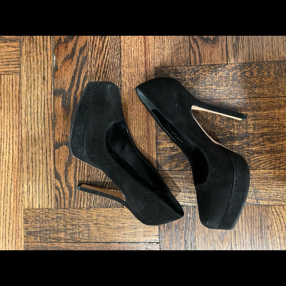 Gucci Black Suede Platform Pumps EUC